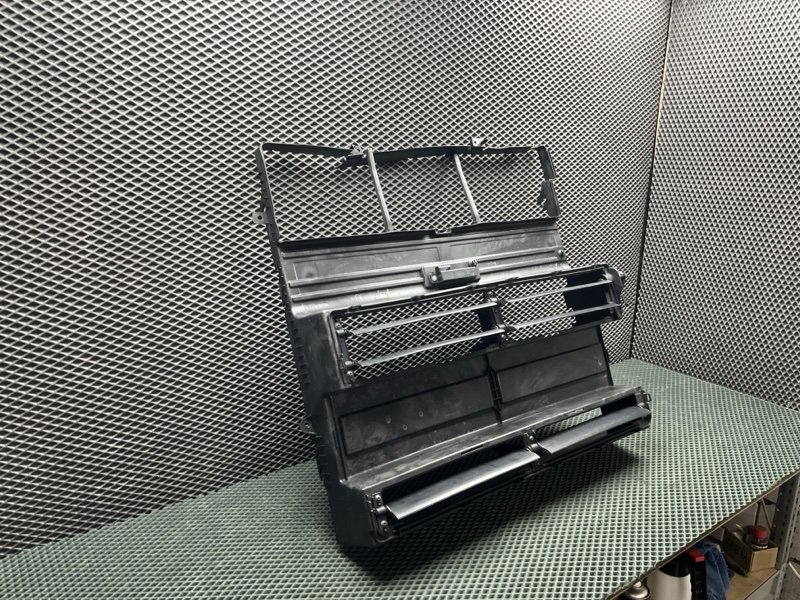 Дефлектор радиатора жалюзи Land Rover Range Rover Sport (L461, 2025г.)