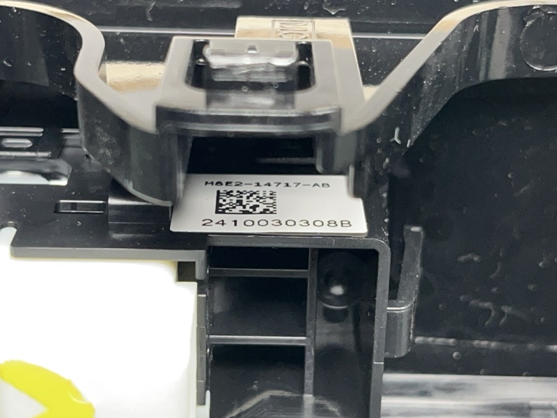 Кнопка стеклоподъемника Land Rover Range Rover Sport (L461, 2025г.)