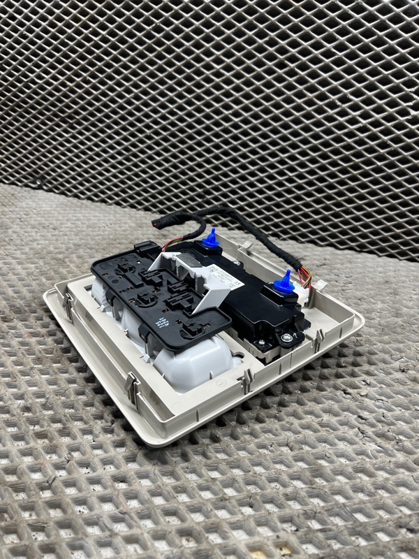 Плафон потолка Land Rover Discovery 4 (L319, 2015г.)