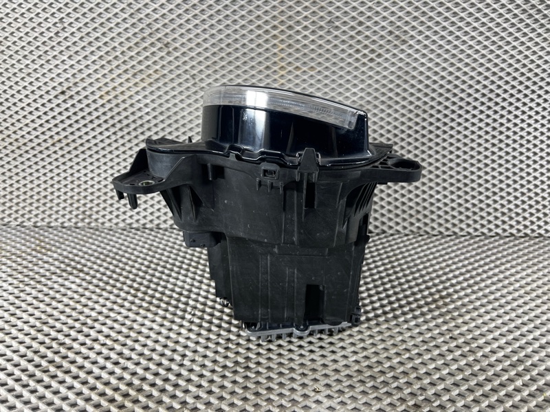 Фара Matrix Land Rover Defender (L663, 2020г.)