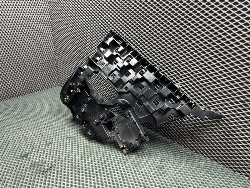 Кронштейн бампера Land Rover Range Rover Sport (L461, 2025г.)