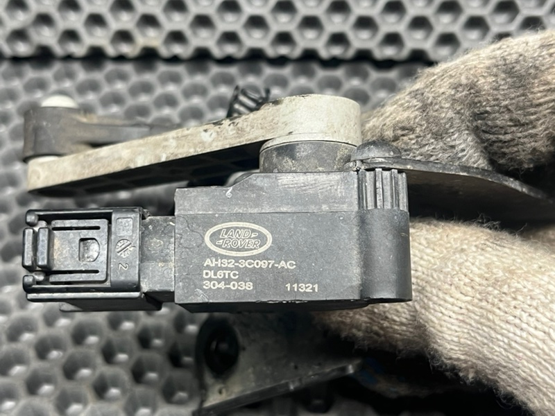 Датчик дорожного просвета Land Rover Range Rover Sport (L320, 2012г.)