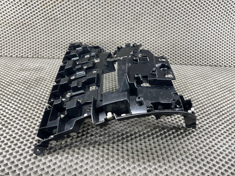 Кронштейн бампера Land Rover Range Rover Sport (L461, 2024г.)