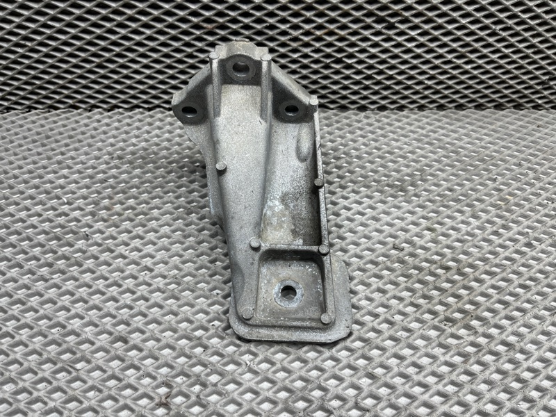 Кронштейн двигателя Land Rover Range Rover Sport (L320, 2012г.)