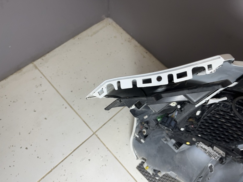 Бампер Land Rover Range Rover Sport (L494, 2021г.)