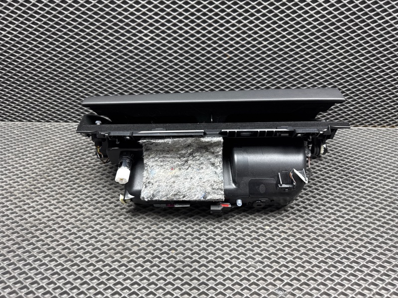 Бардачок Land Rover Range Rover Sport (L494, 2020г.)