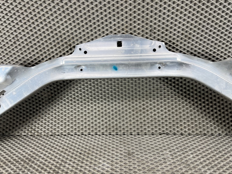 Распорка кузова Land Rover Range Rover Sport (L461, 2024г.)