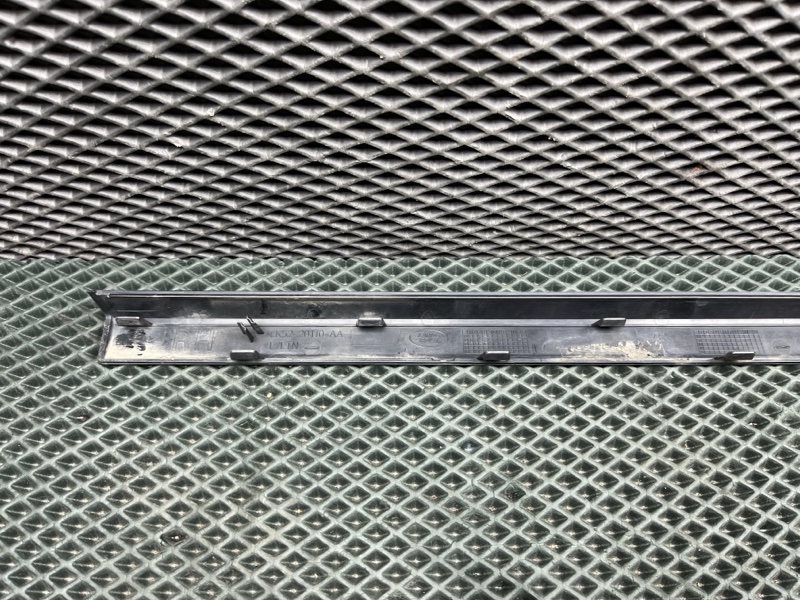 Молдинг двери Land Rover Range Rover (L405, 2016г.)