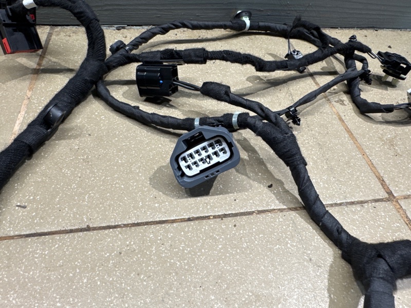 Проводка двери Land Rover Range Rover Sport (L461, 2024г.)