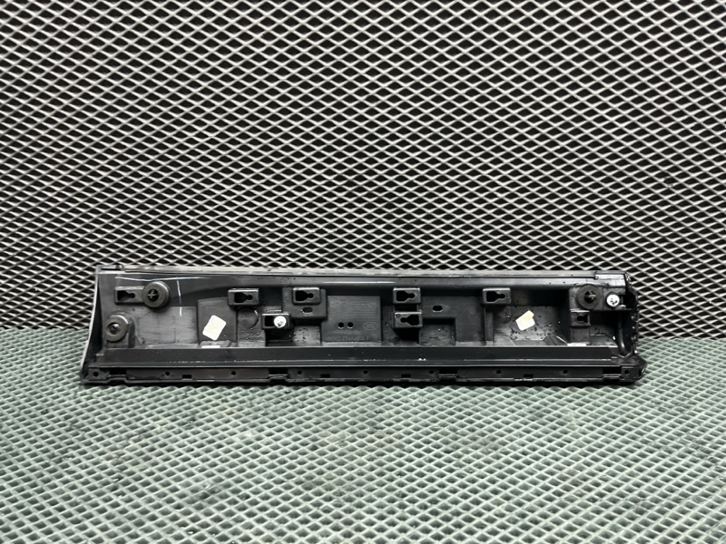 Молдинг двери Land Rover Range Rover Sport (L461, 2025г.)