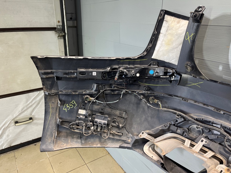 Бампер Land Rover Range Rover Velar (L560, 2020г.)
