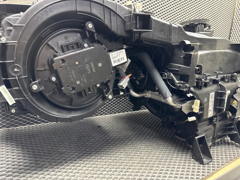 Отопитель в сборе (печка) Land Rover Range Rover Sport (L494, 2020г.)