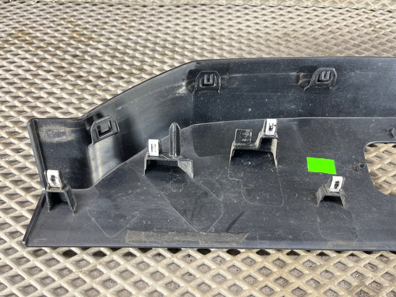 Накладка на фару Land Rover Defender (L663, 2020г.)