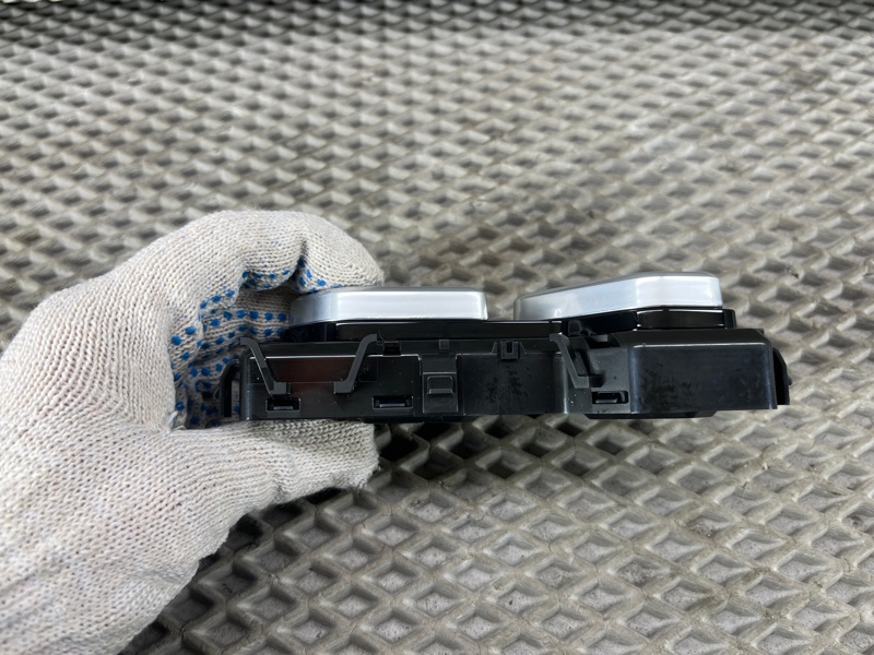 Пульт регулировки сиденья Land Rover Range Rover Sport (L461, 2024г.)