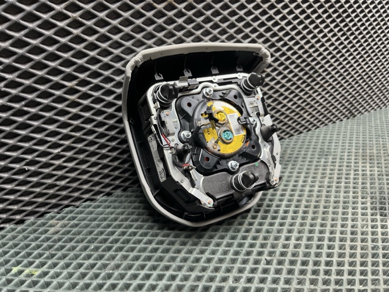 Подушка безопасности в руль Land Rover Range Rover Sport (L494, 2016г.)