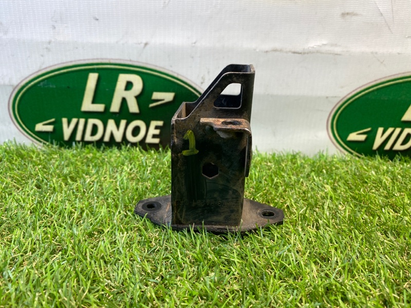 Крепление радиатора Land Rover Range Rover Velar (L560, 2020г.)