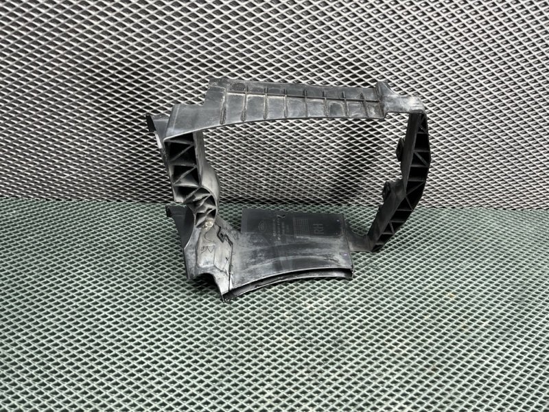 Кронштейн радиатора Land Rover Range Rover Sport (L494, 2015г.)