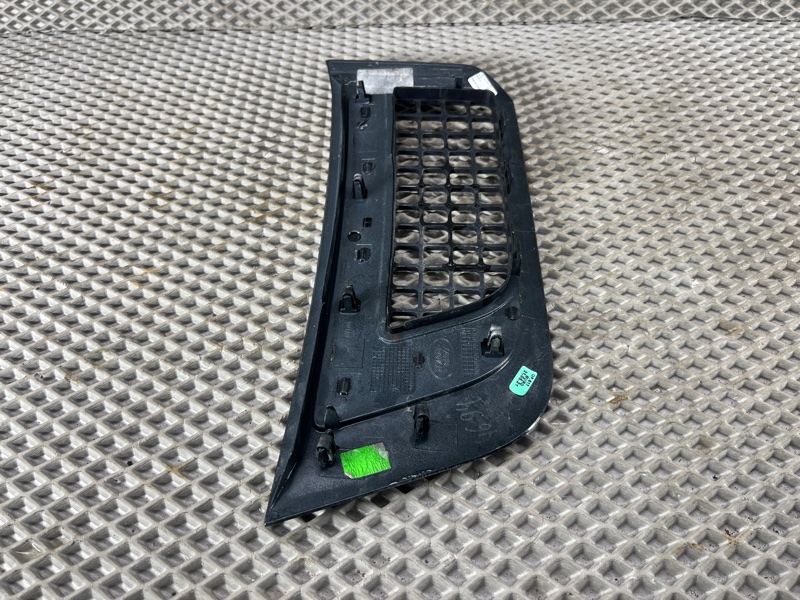 Накладка крыла Land Rover Defender (L663, 2020г.)