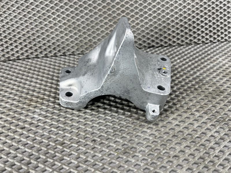 Опора двигателя Land Rover Range Rover Sport (L461, 2024г.)