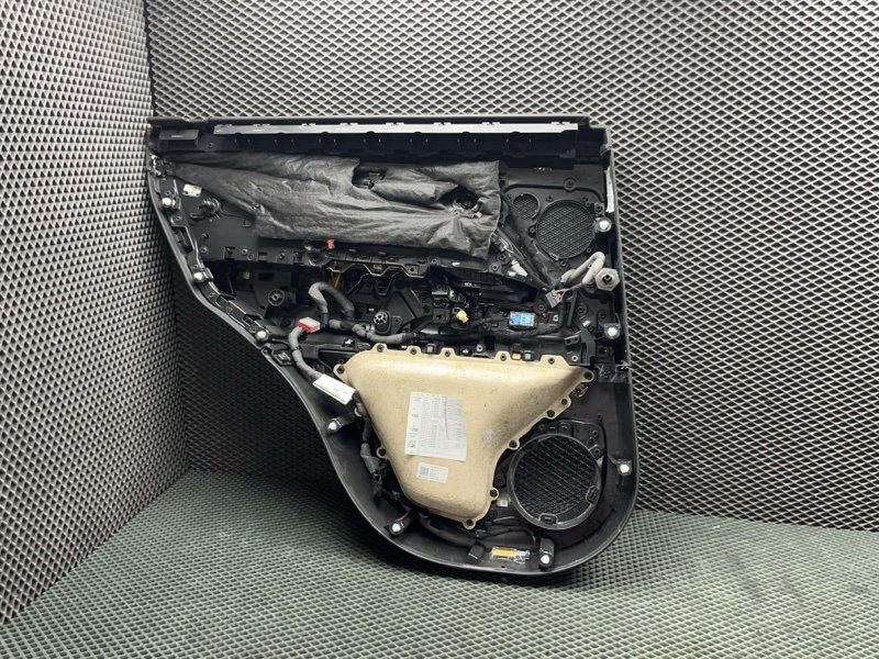 Обивка двери Land Rover Range Rover Sport (L461, 2025г.)