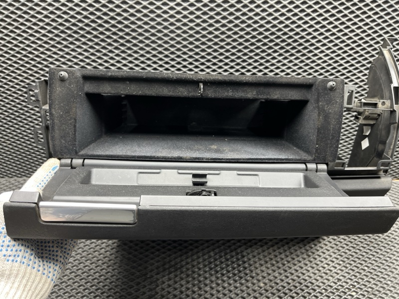 Бардачок Land Rover Discovery 3 (L319, 2007г.)