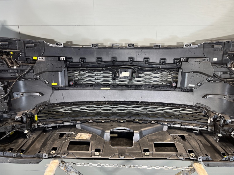 Бампер Land Rover Range Rover Sport (L461, 2024г.)