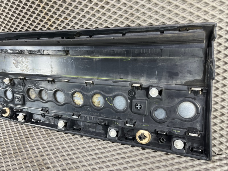 Молдинг двери Land Rover Range Rover (L405, 2015г.)