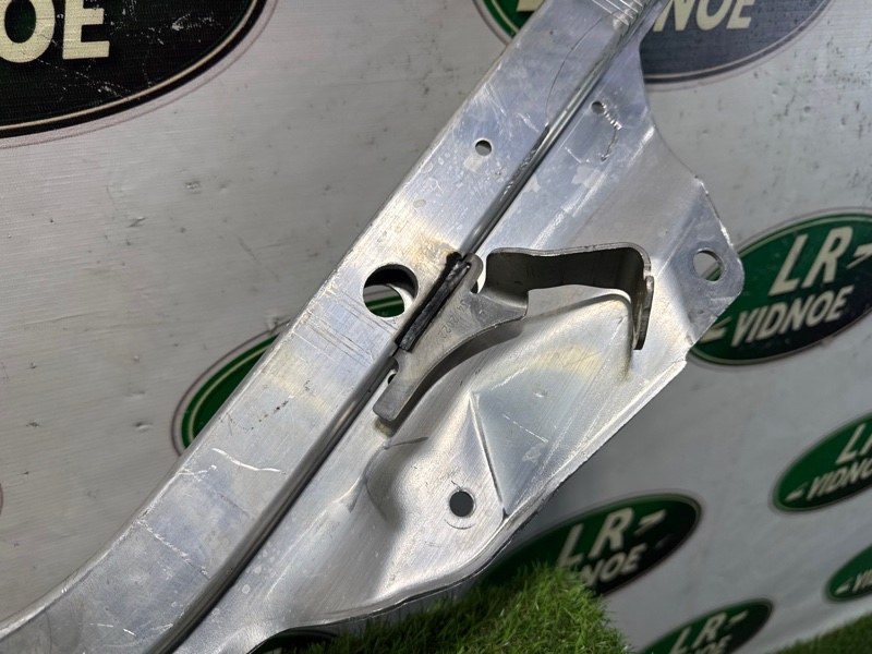 Распорка кузова Land Rover Range Rover Sport (L461, 2023г.)