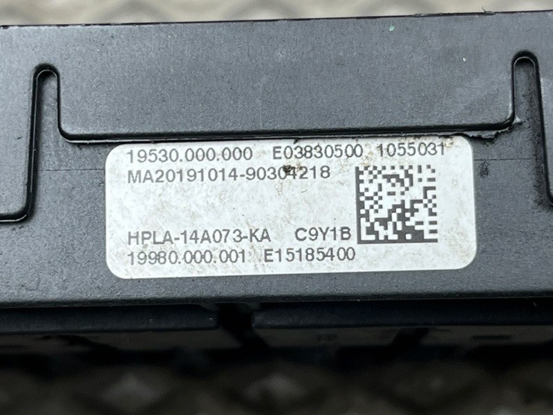 Блок предохранителей Land Rover Range Rover Sport (L494, 2020г.)