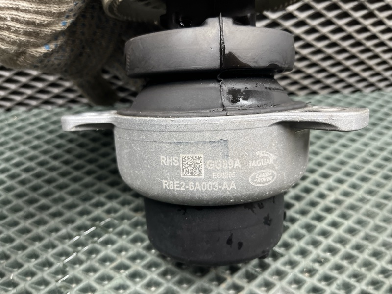 Опора двигателя Land Rover Range Rover Sport (L461, 2025г.)