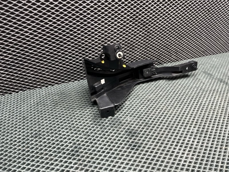 Крепление бампера Land Rover Range Rover Sport (L461, 2025г.)