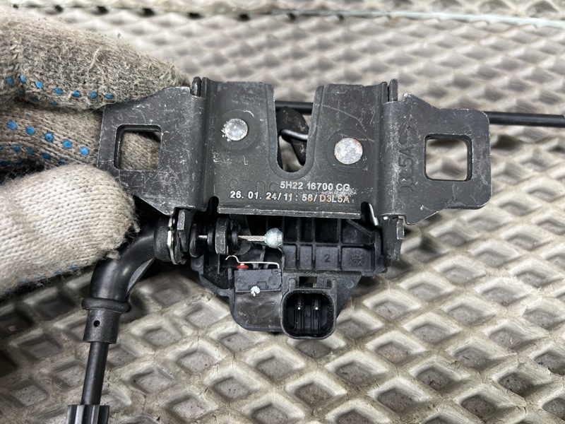 Фиксатор капота Land Rover Range Rover Sport (L461, 2024г.)