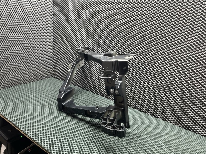 Крепление фары (кронштейн фары) Land Rover Range Rover Sport (L461, 2025г.)