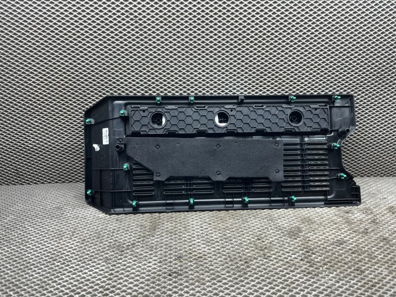 Обшивка двери багажника Jeep Wrangler (JL, 2025г.)