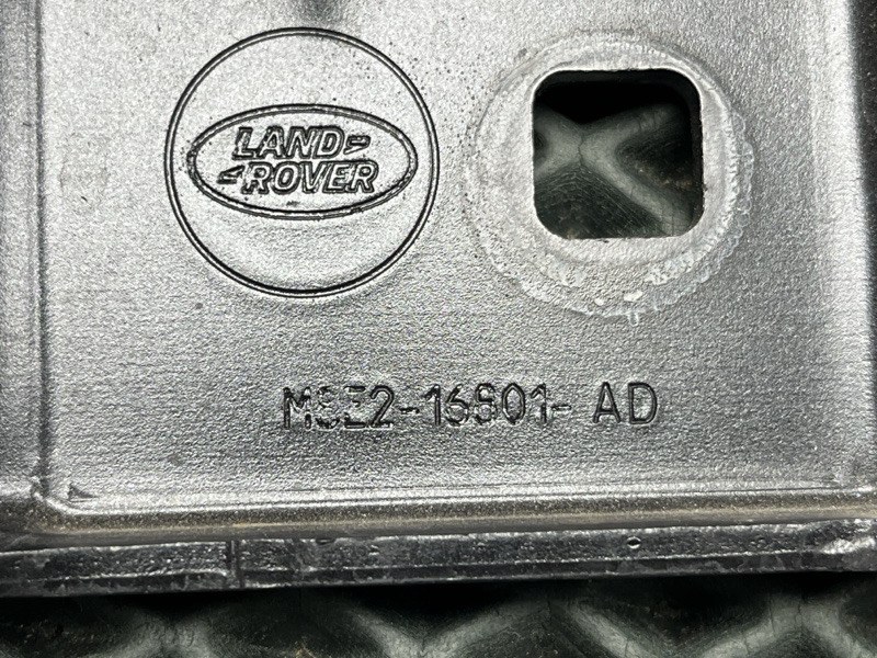 Петля капота Land Rover Range Rover Sport (L461, 2025г.)