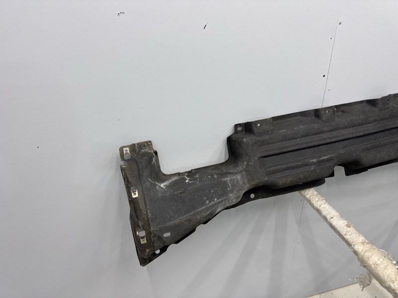 Защитный пластик днища Land Rover Range Rover Sport (L494, 2020г.)