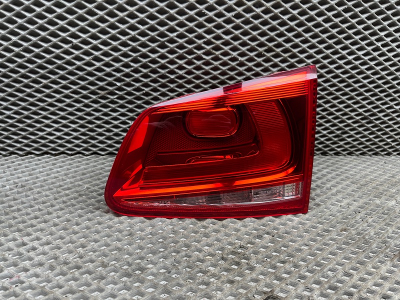 Фонарь Volkswagen Touareg (NF, 2014г.)