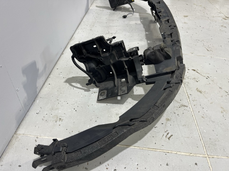 Крепление бампера Land Rover Range Rover Evoque (L551, 2020г.)
