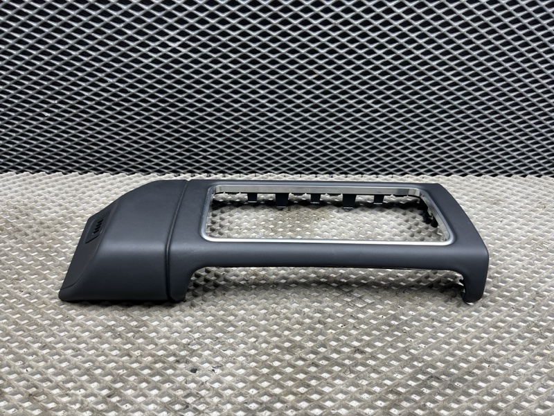 Рамка монитора Land Rover Range Rover Sport (L494, 2020г.)