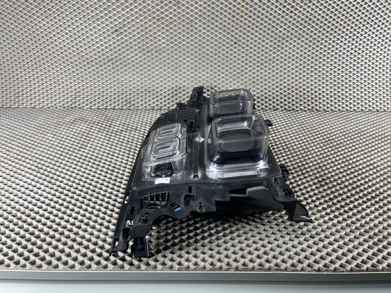 Фара Land Rover Defender (L663, 2020г.)