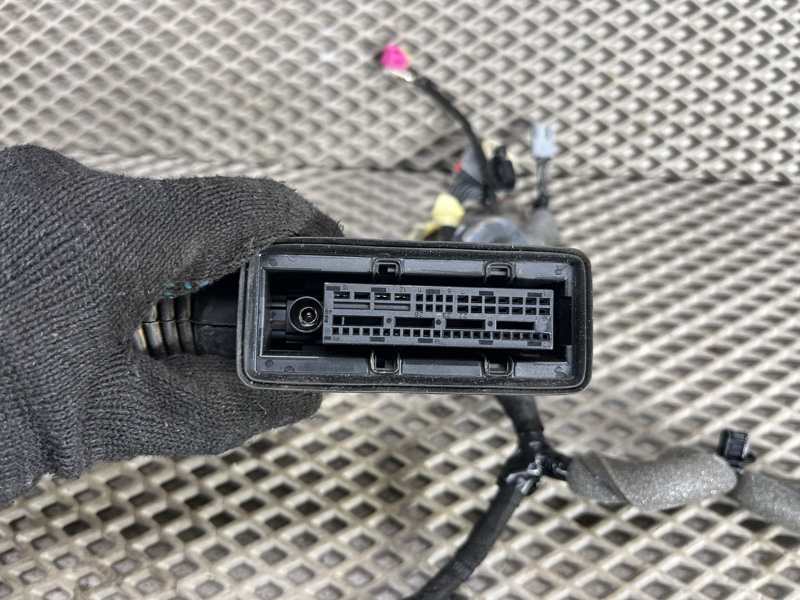 Проводка двери Land Rover Defender (L663, 2020г.)