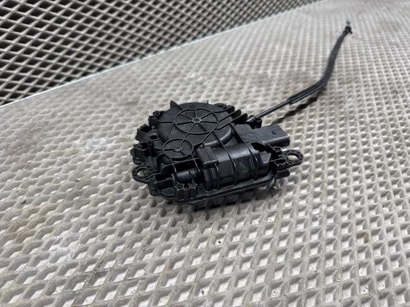Доводчик двери багажника Land Rover Range Rover Sport (L461, 2024г.)