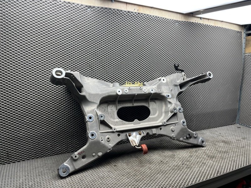 Подрамник Land Rover Discovery Sport (L550, 2020г.)
