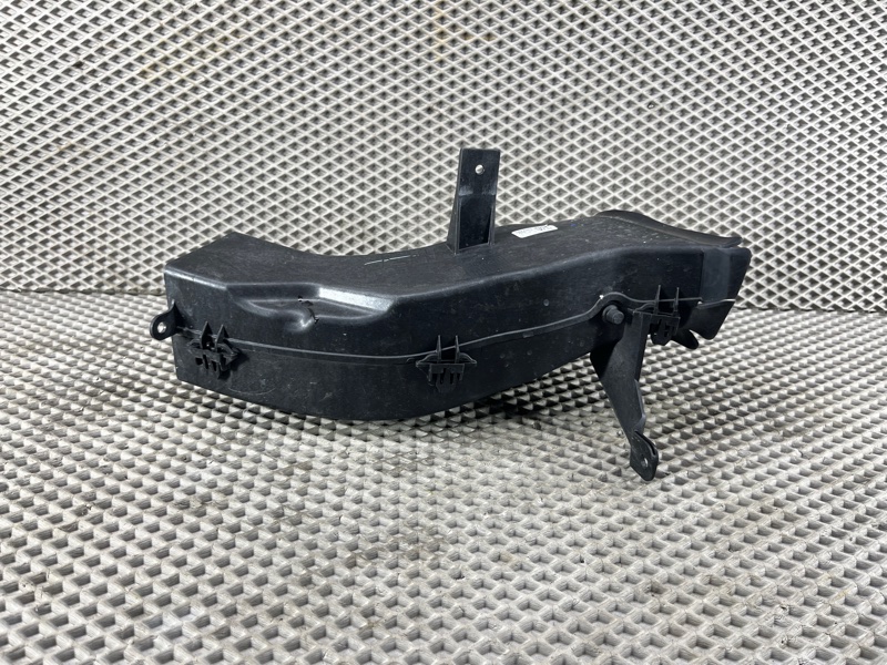 Воздуховод охлаждения тормозов Land Rover Range Rover Sport (L461, 2024г.)