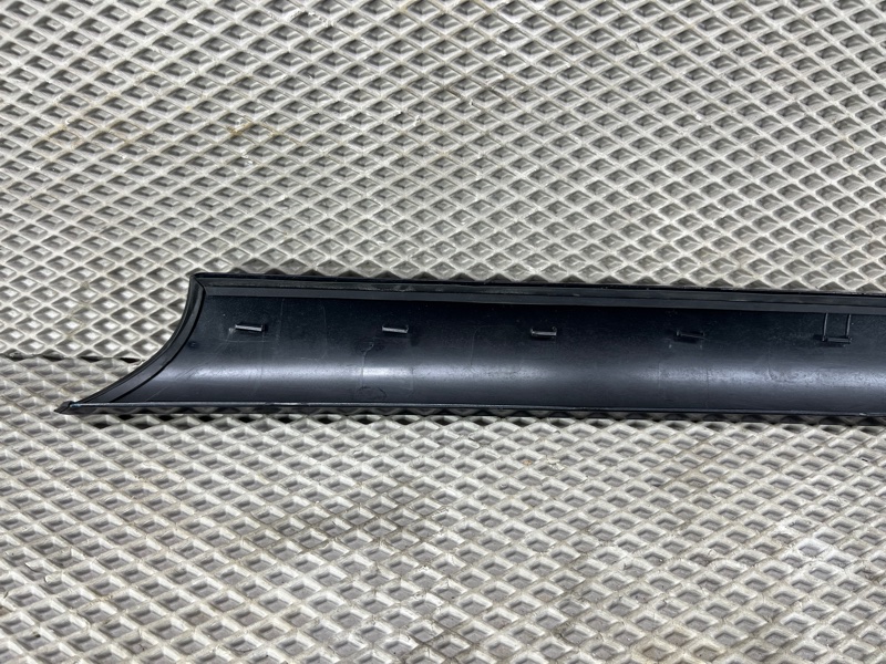 Накладка стойки лобового стекла Land Rover Range Rover Sport (L461, 2024г.)