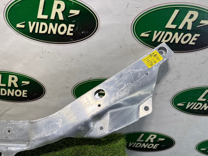 Распорка кузова Land Rover Range Rover Sport (L461, 2023г.)