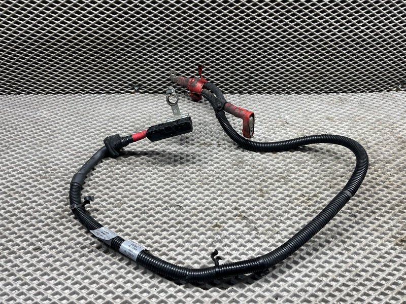 Плюсовой провод аккумулятора Land Rover Discovery 4 (L319, 2015г.)