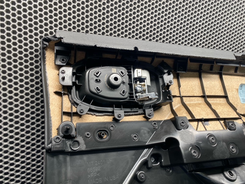 Обивка двери Jeep Wrangler (JL, 2025г.)
