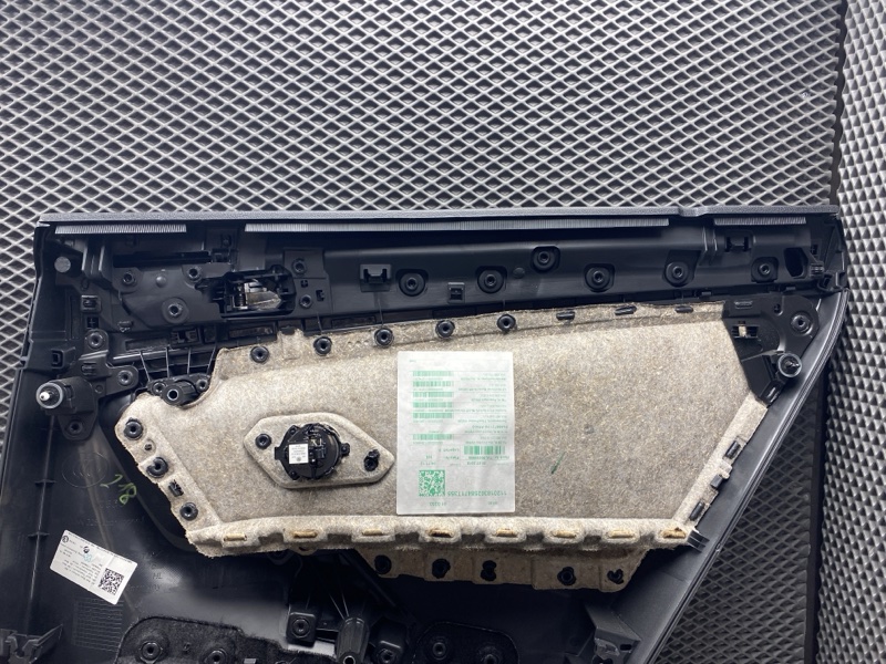 Обшивка двери Volkswagen Tiguan (MK2, 2018г.)