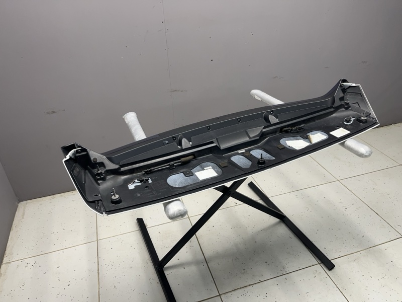Спойлер крышки багажника Land Rover Range Rover Sport (L494, 2021г.)
